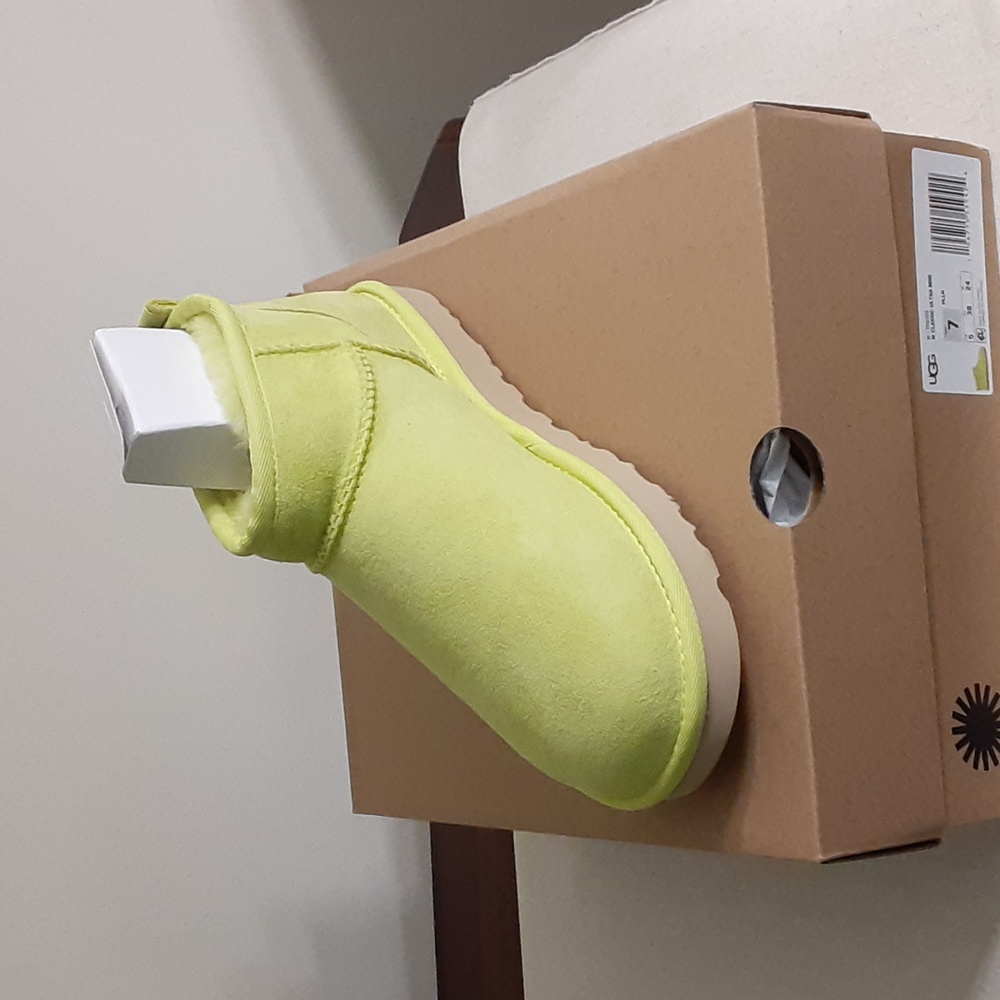 UGG CLASSIC ULTRA MINI